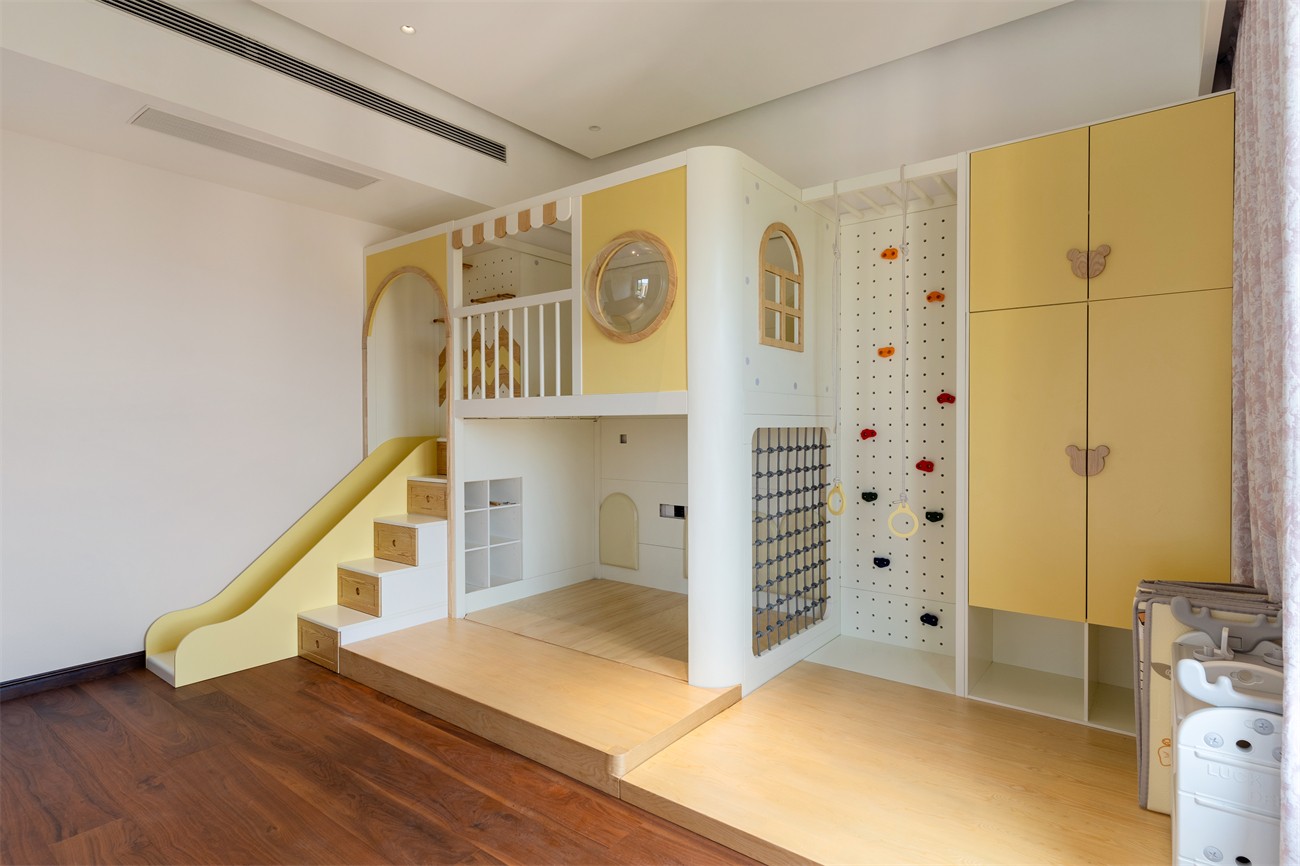 嘉和城依云灣800平現(xiàn)代輕奢臥室裝修完工實景圖