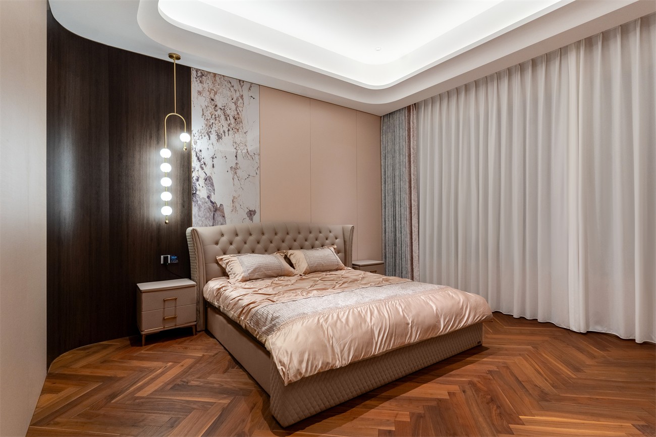 嘉和城依云灣800平現(xiàn)代輕奢臥室裝修完工實景圖