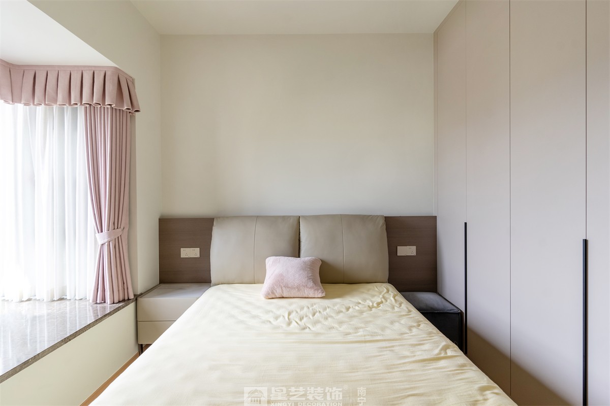 金科博翠山180平中古風裝修臥室完工實景圖