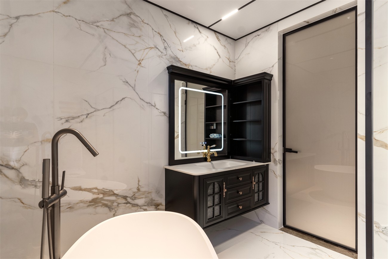 嘉和城依云灣800平現(xiàn)代輕奢衛(wèi)生間裝修完工實景圖