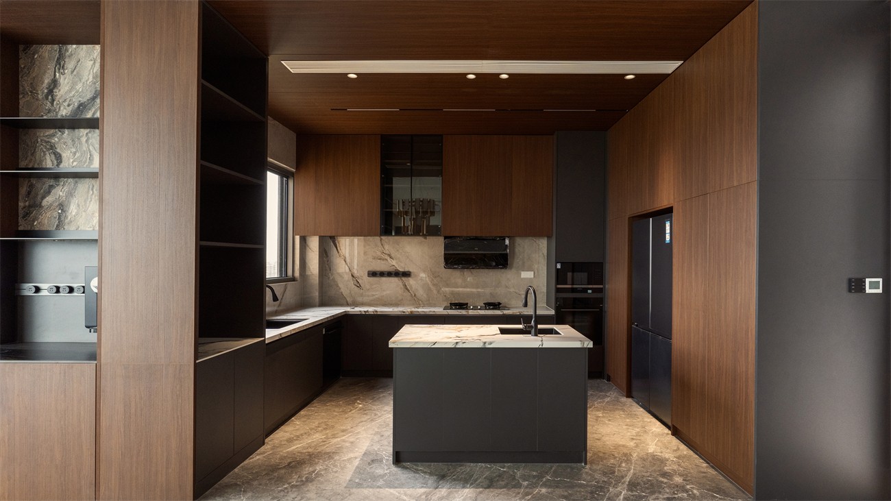 嘉和城依云灣800平現(xiàn)代輕奢廚房裝修完工實景圖