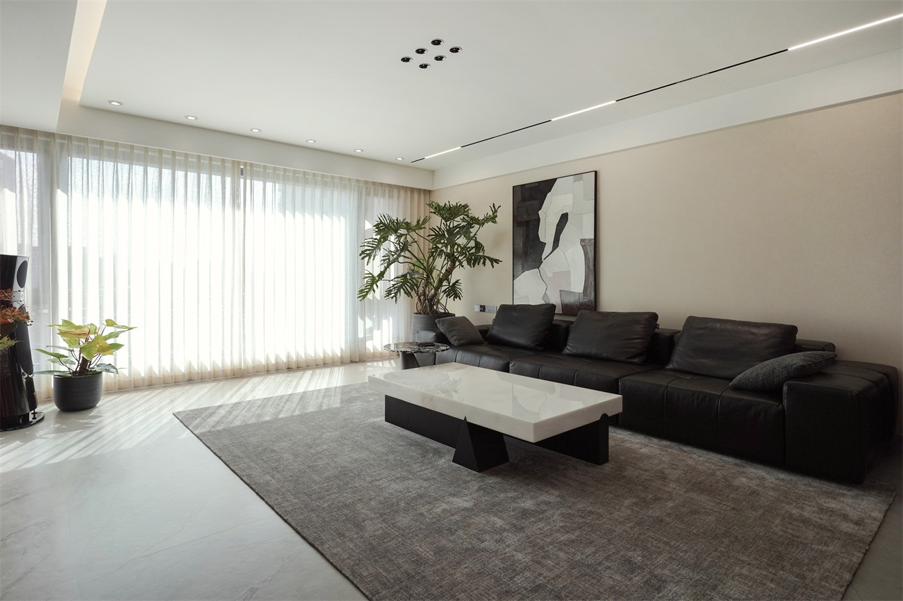 中海湖上景明意式輕奢137平客廳裝修實景圖