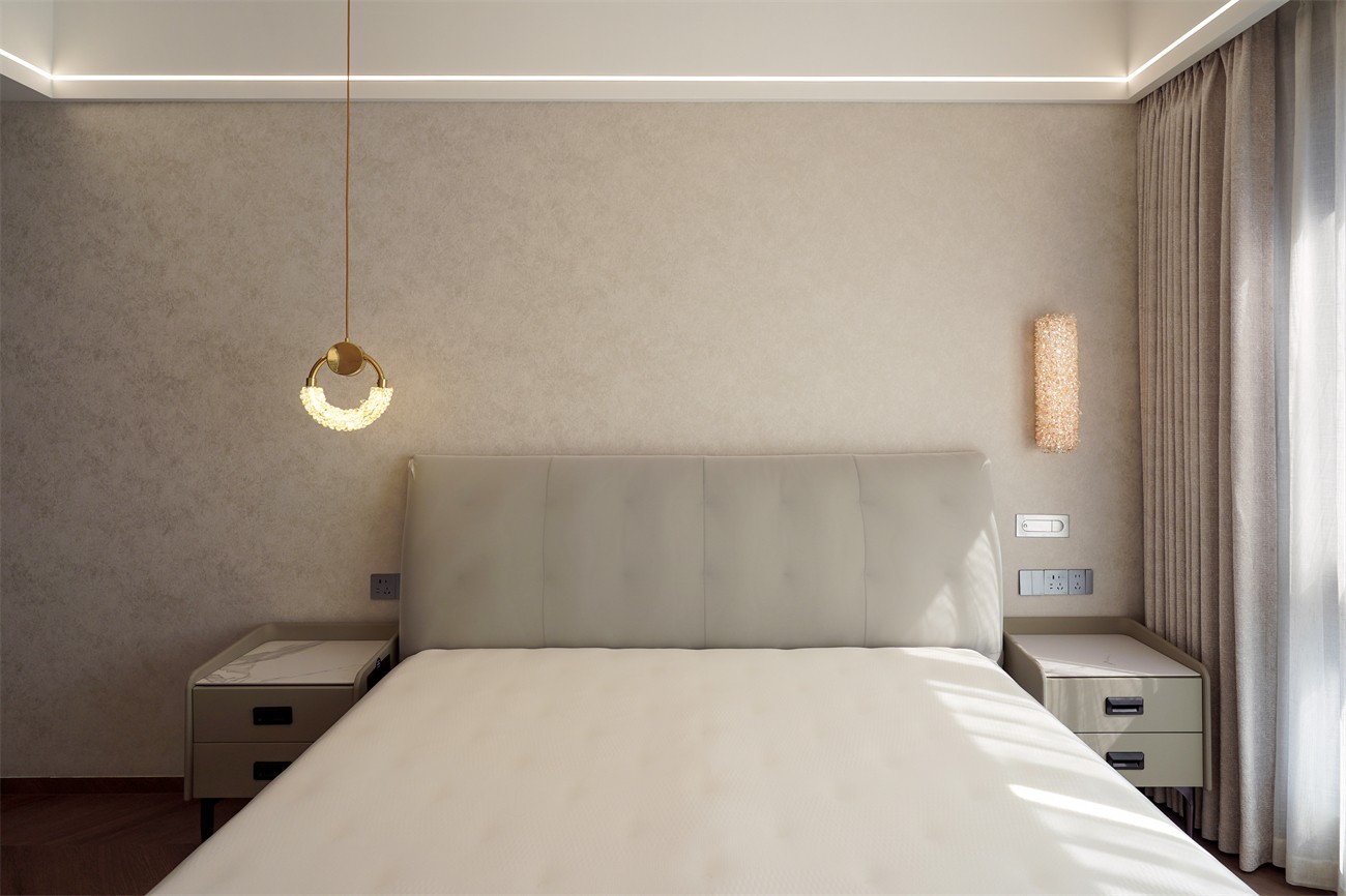 中海湖上景明意式輕奢137平臥室裝修實景圖