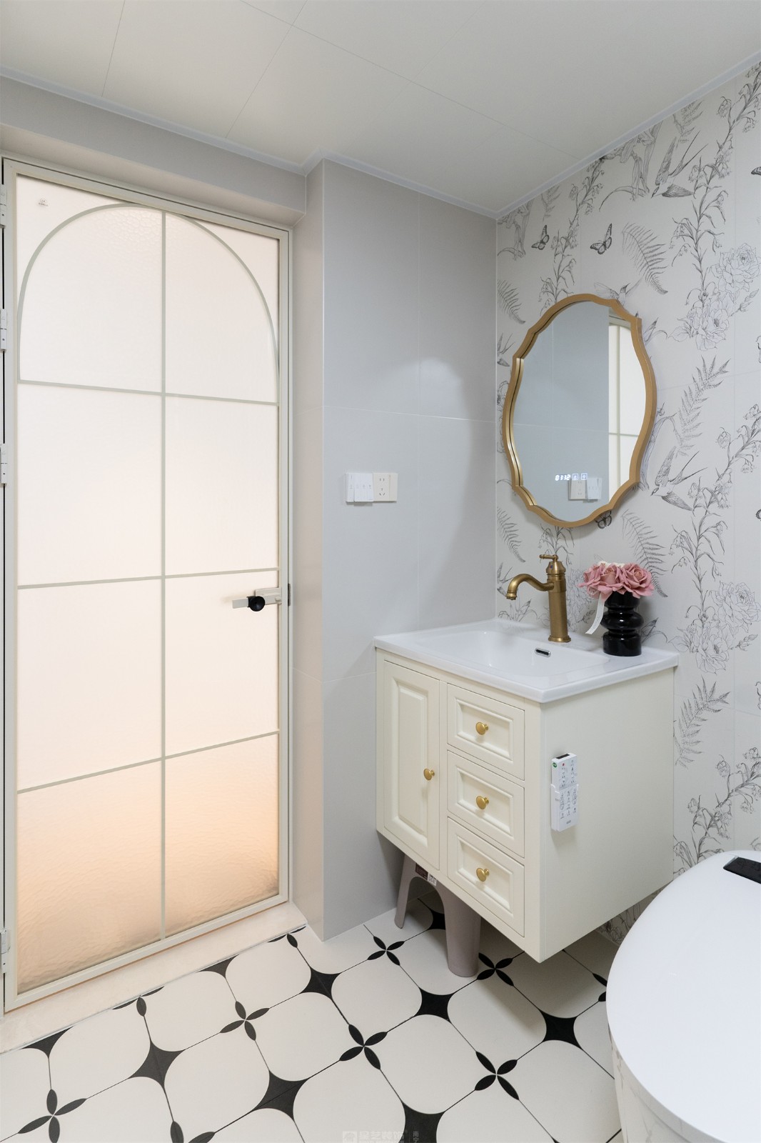 東方尊府118平中古風(fēng)衛(wèi)生間裝修完工實景圖