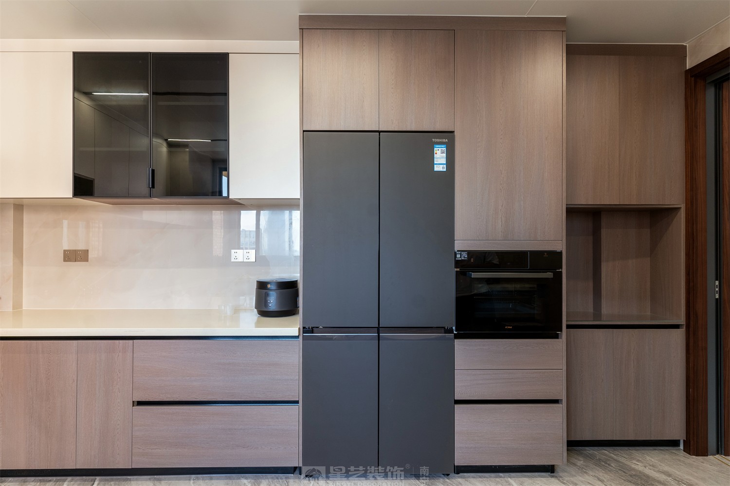 東方皇城260平簡(jiǎn)約中式廚房完工裝修實(shí)景圖