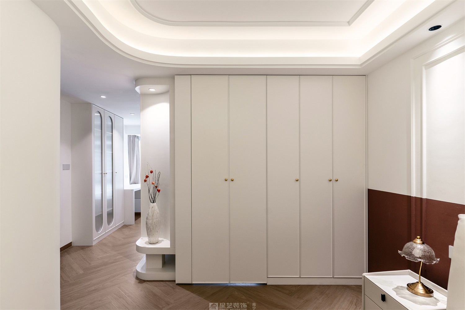 華潤(rùn)中山府113平法式中古衣帽間裝修完工實(shí)景圖