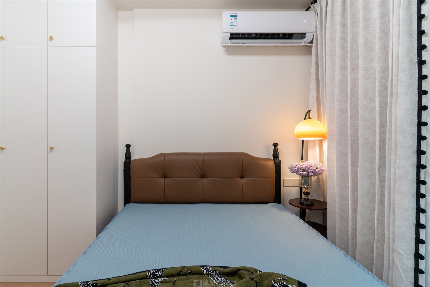 東方尊府118平中古風(fēng)臥室裝修完工實景圖