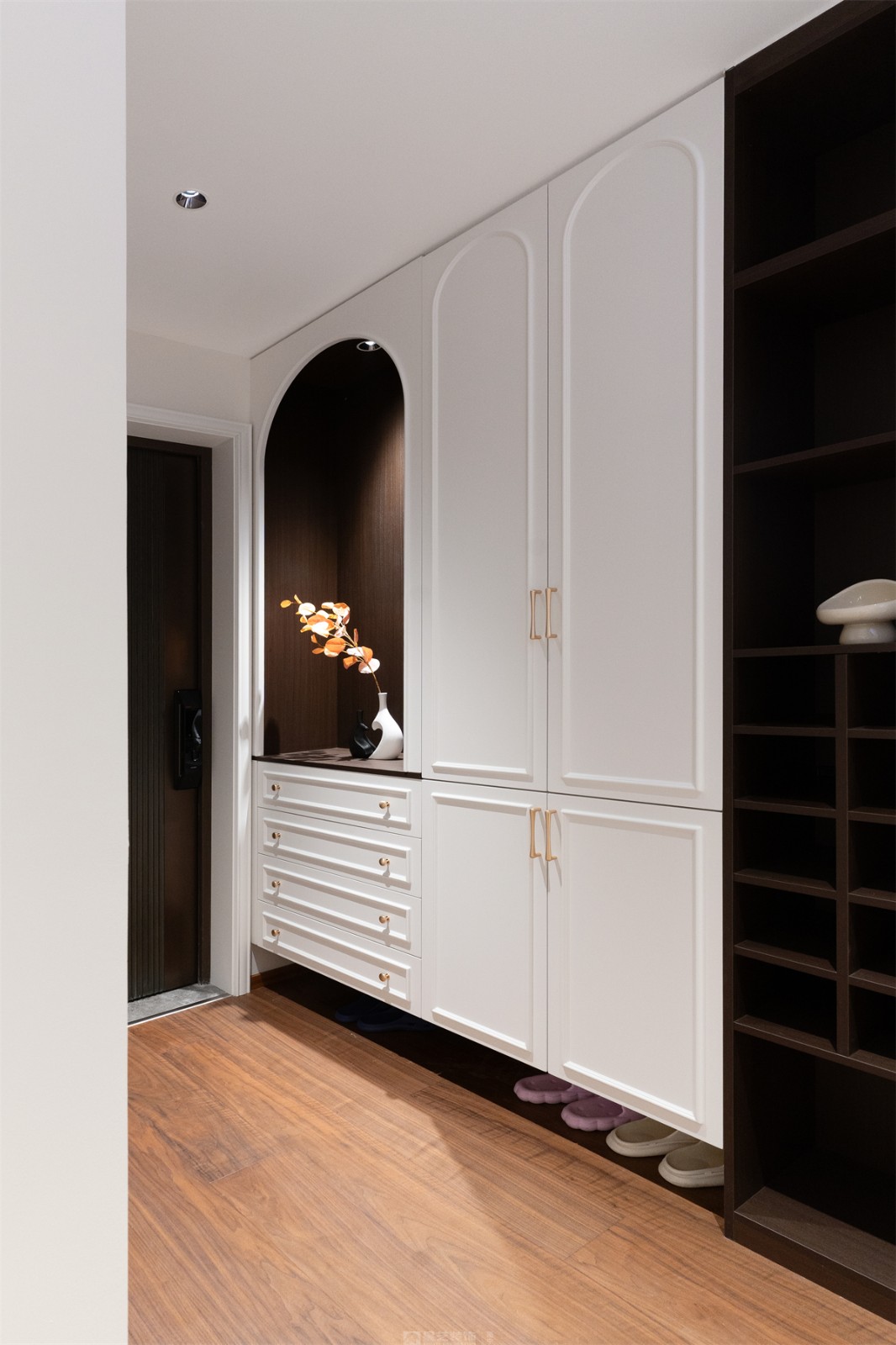 建發(fā)縵云143平法式風(fēng)格入戶裝修實景圖