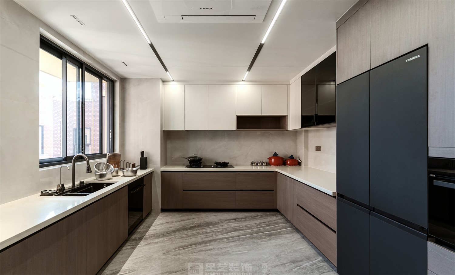 東方皇城260平簡(jiǎn)約中式廚房完工裝修實(shí)景圖