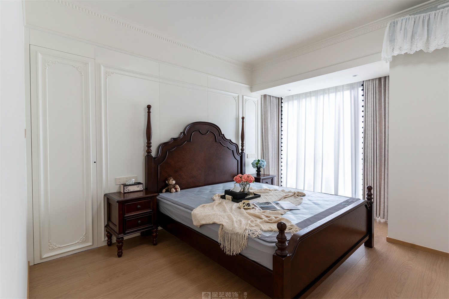 東方尊府118平中古風(fēng)臥室裝修完工實景圖