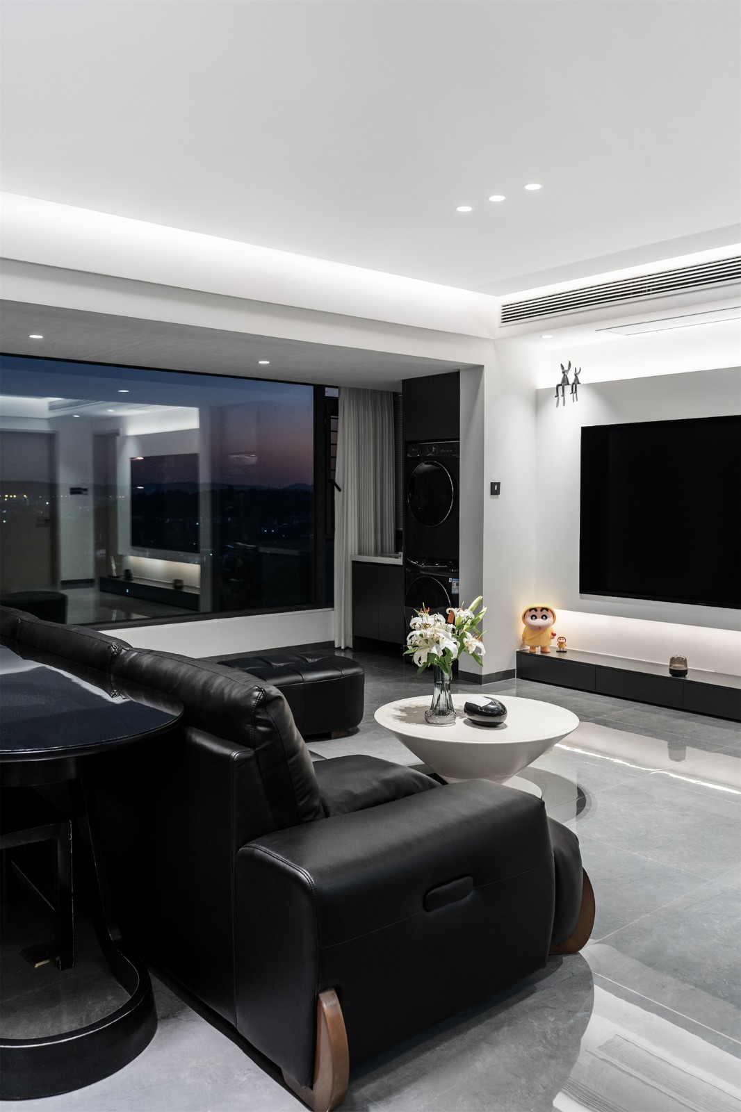 錦云湖光118平現(xiàn)代簡(jiǎn)約客廳裝修實(shí)景圖