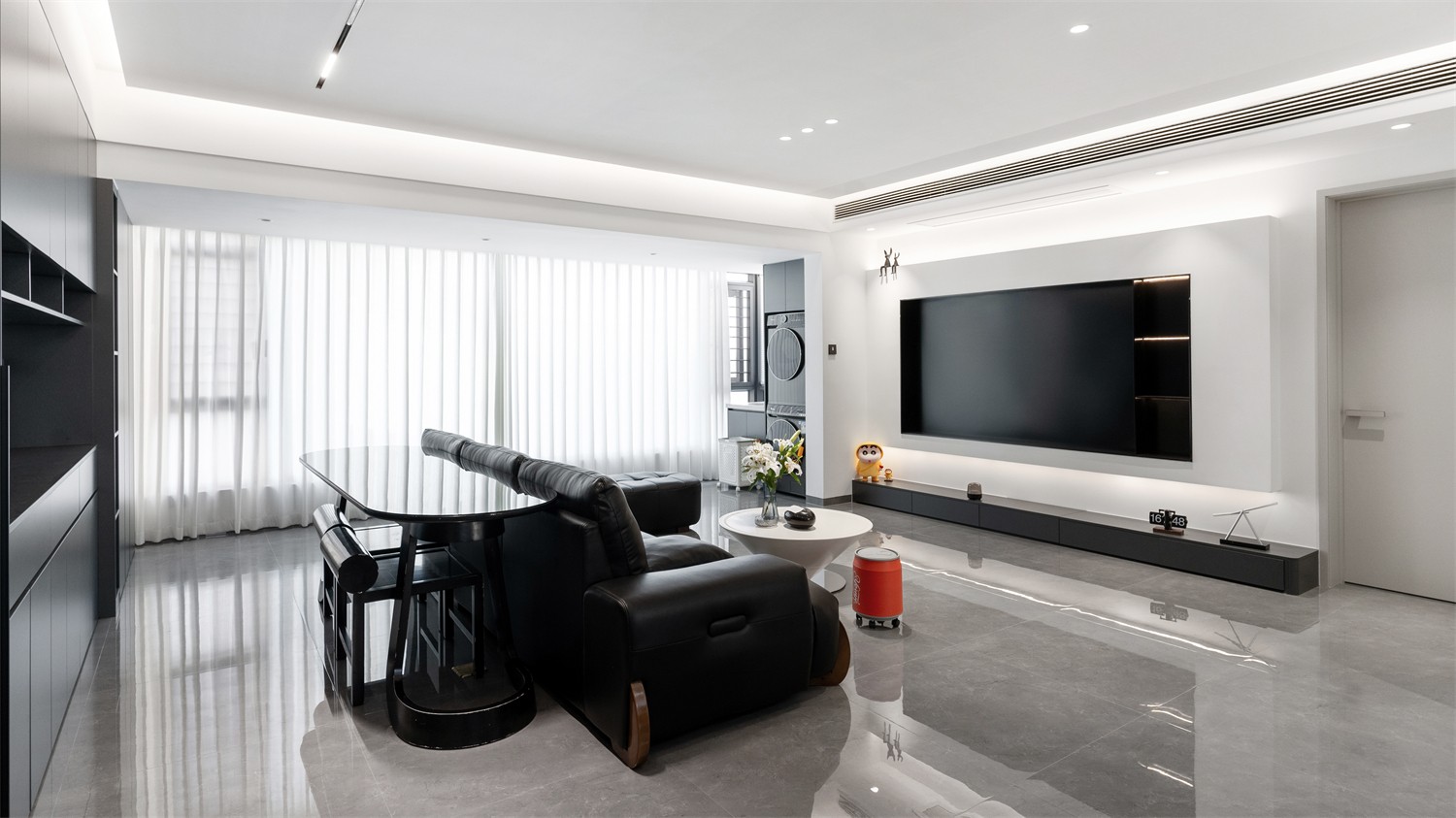 錦云湖光118平現(xiàn)代簡(jiǎn)約客廳裝修實(shí)景圖