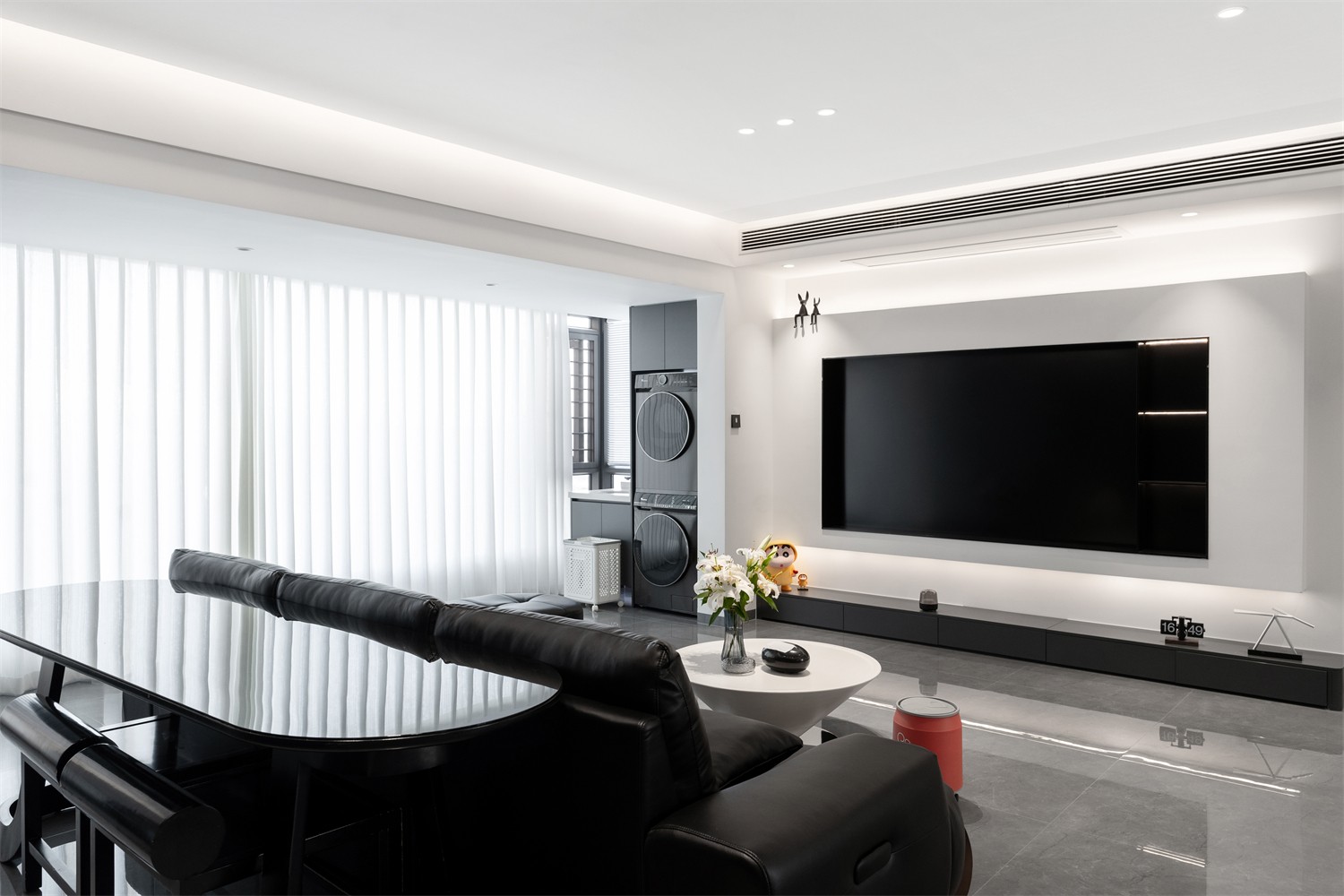 錦云湖光118平現(xiàn)代簡(jiǎn)約客廳裝修實(shí)景圖