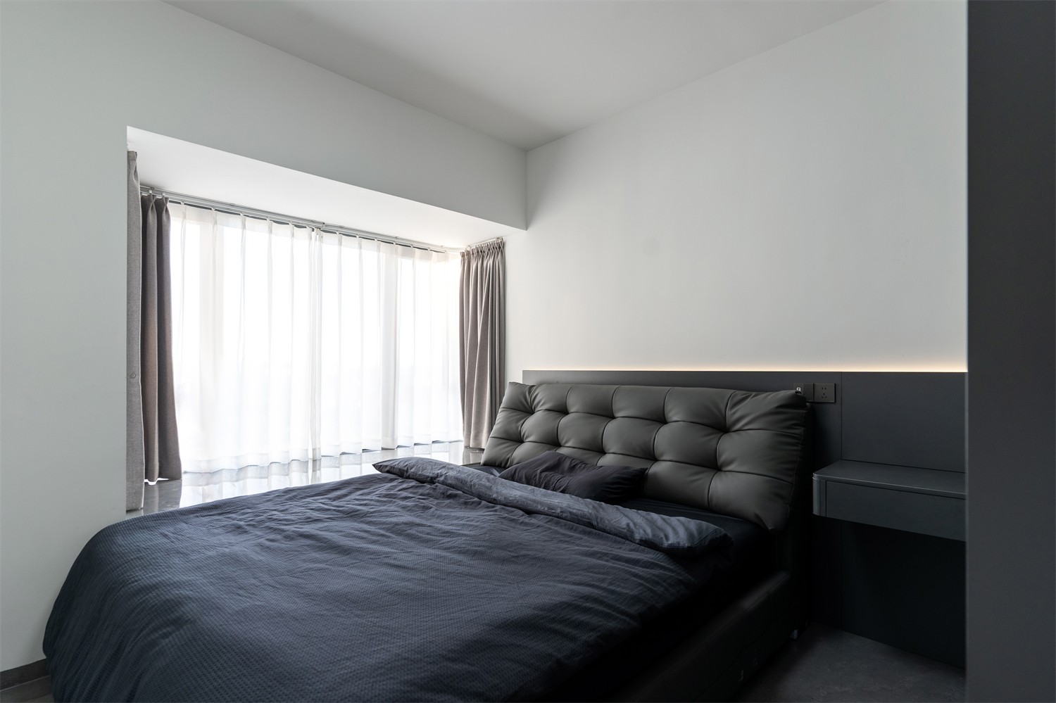 錦云湖光118平現(xiàn)代簡(jiǎn)約臥室裝修實(shí)景圖